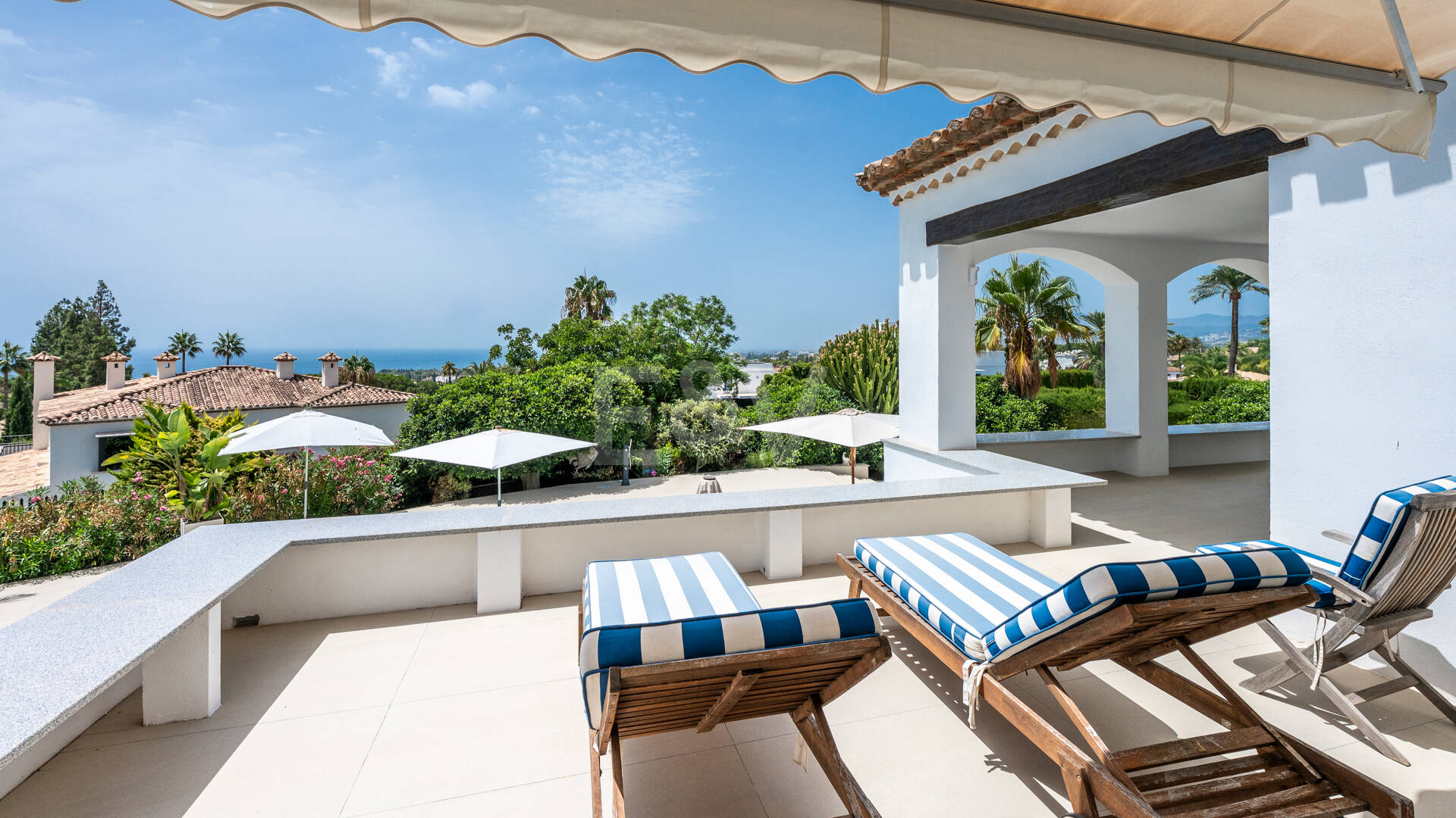 Villa familiar excepcional con vistas panorámicas al mar, cerca de la Milla de Oro de Marbella
