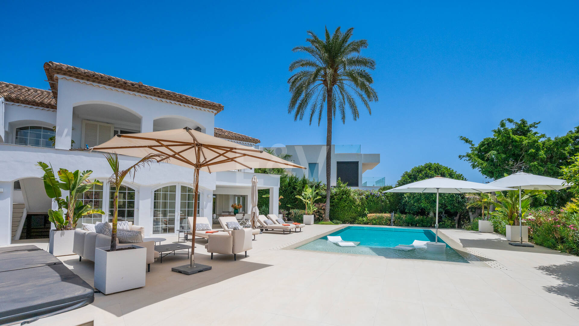 Villa familiar excepcional con vistas panorámicas al mar, cerca de la Milla de Oro de Marbella