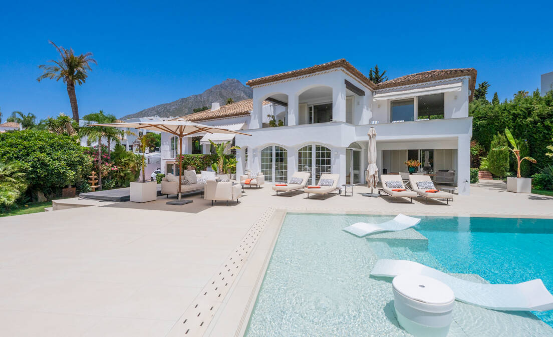 Villa familiar excepcional con vistas panorámicas al mar, cerca de la Milla de Oro de Marbella
