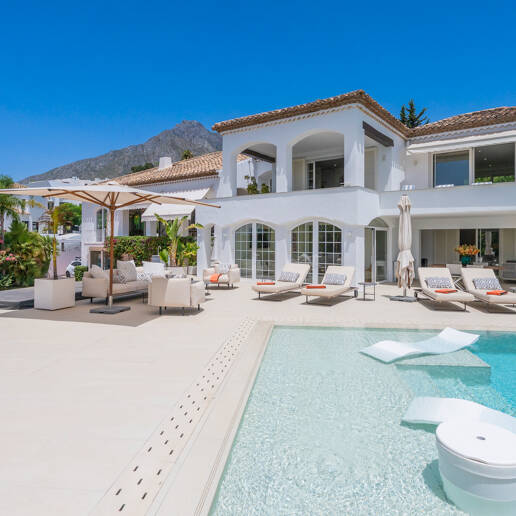 Villa familiar excepcional con vistas panorámicas al mar, cerca de la Milla de Oro de Marbella