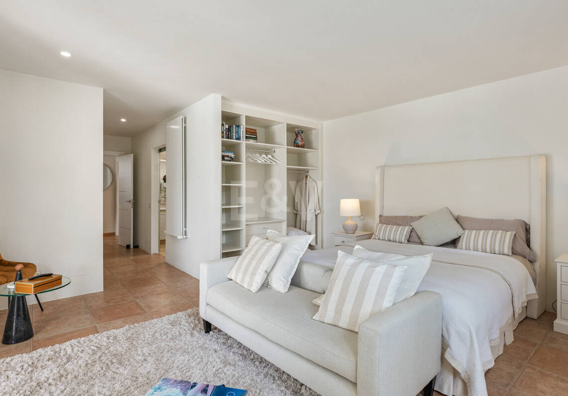 Villa familiar excepcional con vistas panorámicas al mar, cerca de la Milla de Oro de Marbella