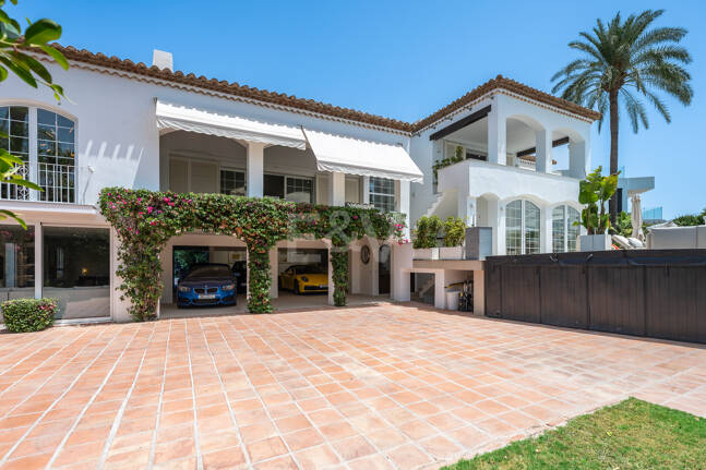 Villa familiar excepcional con vistas panorámicas al mar, cerca de la Milla de Oro de Marbella