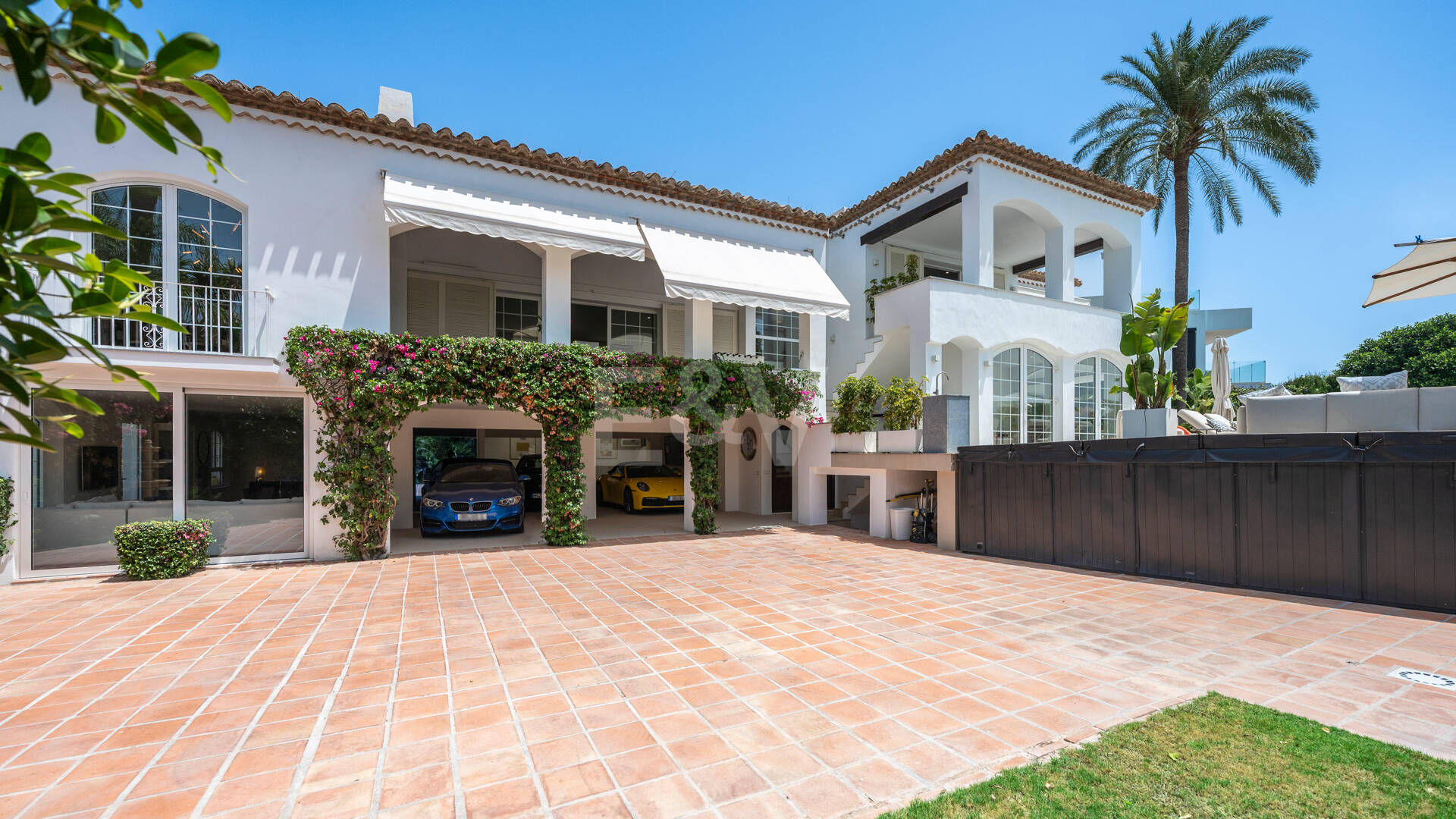 Villa familiar excepcional con vistas panorámicas al mar, cerca de la Milla de Oro de Marbella