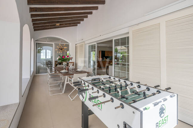 Villa familiar excepcional con vistas panorámicas al mar, cerca de la Milla de Oro de Marbella