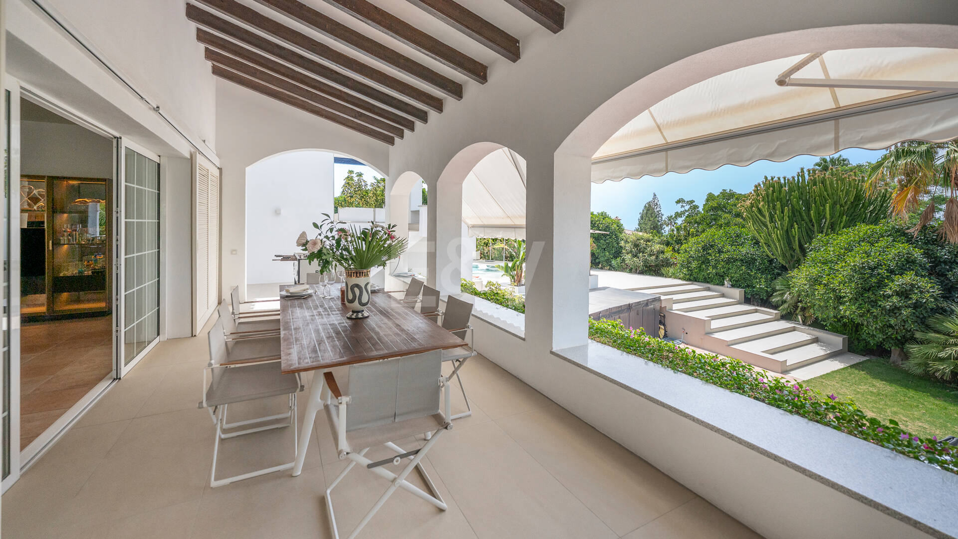 Villa familiar excepcional con vistas panorámicas al mar, cerca de la Milla de Oro de Marbella