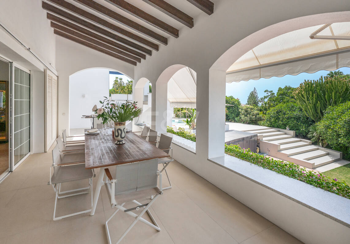 Villa familiar excepcional con vistas panorámicas al mar, cerca de la Milla de Oro de Marbella