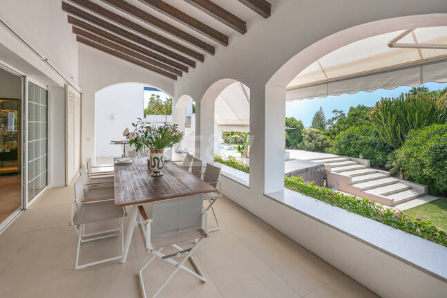Villa familiar excepcional con vistas panorámicas al mar, cerca de la Milla de Oro de Marbella