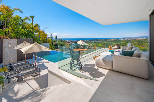 Moderne Villa mit grenzenlosem Ausblick
