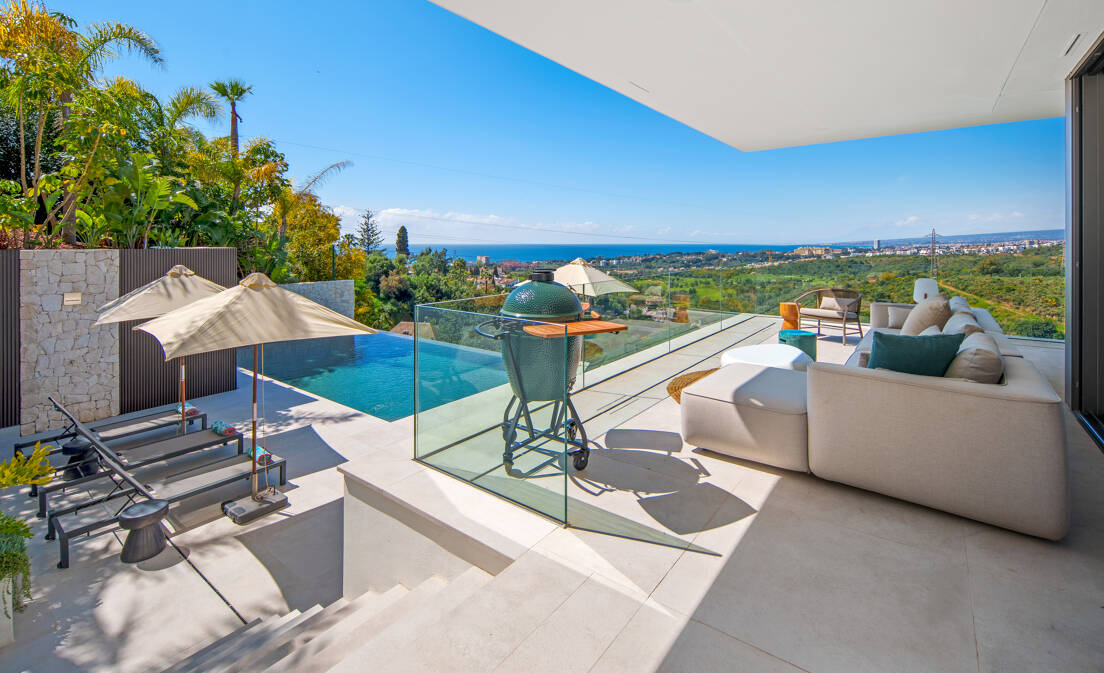 Villa contemporánea con vistas infinitas