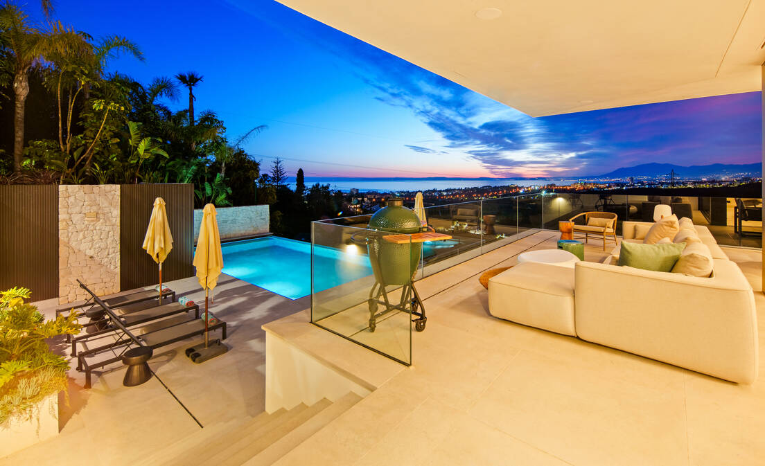 Moderne Villa mit grenzenlosem Ausblick