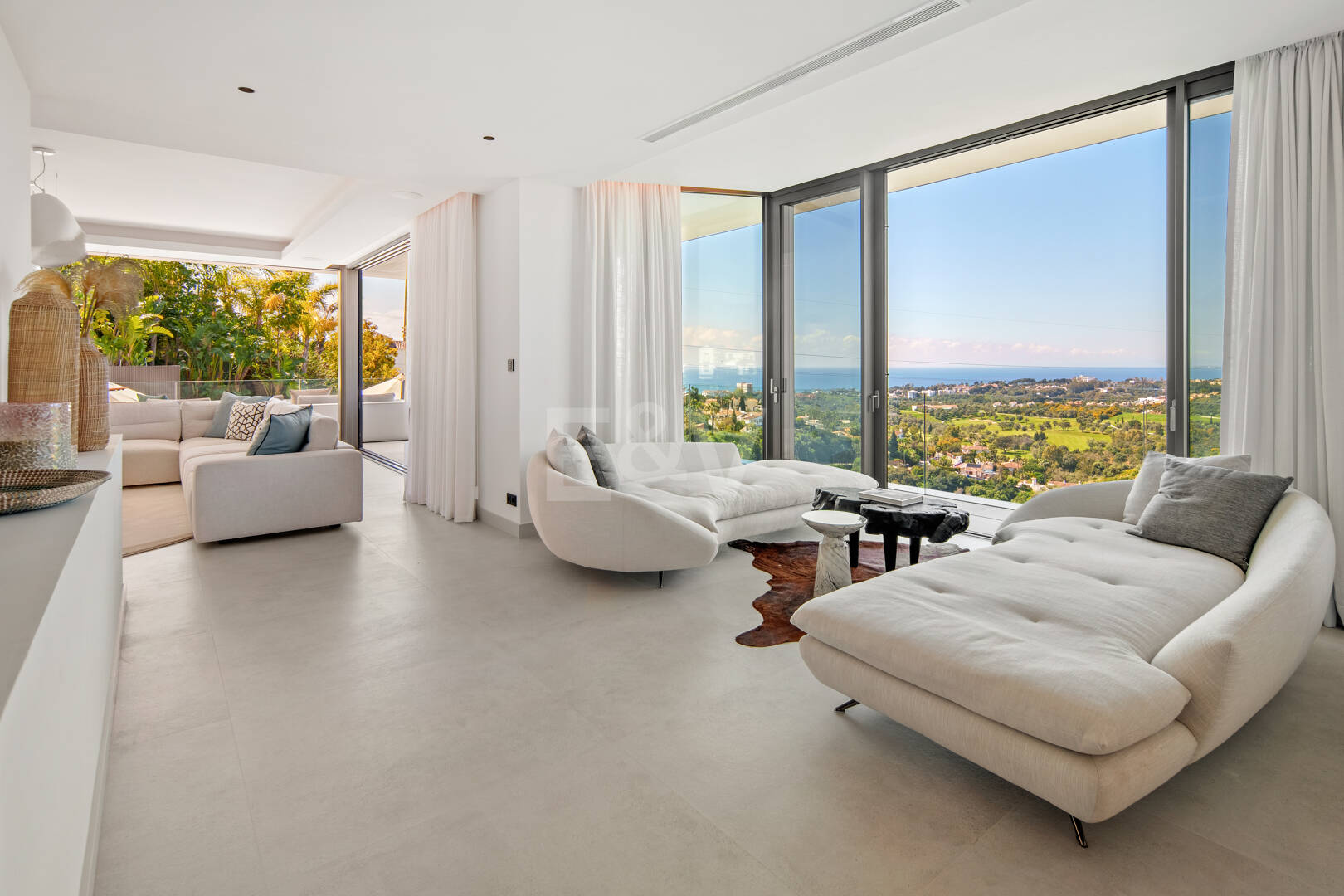 Moderne Villa mit grenzenlosem Ausblick