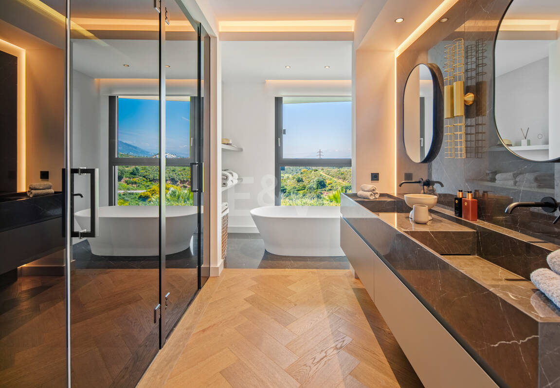 Moderne Villa mit grenzenlosem Ausblick