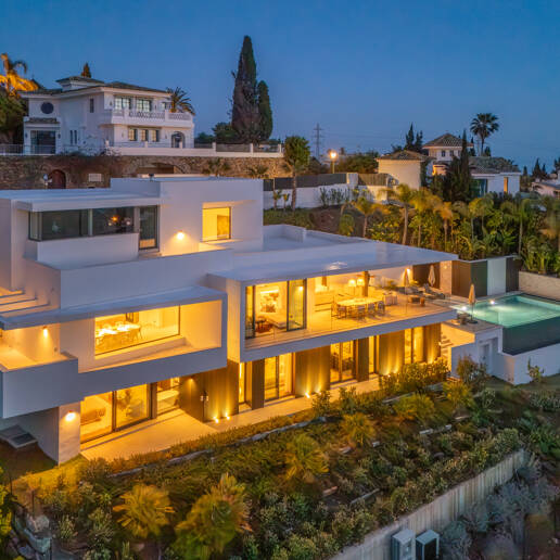 Moderne Villa mit grenzenlosem Ausblick