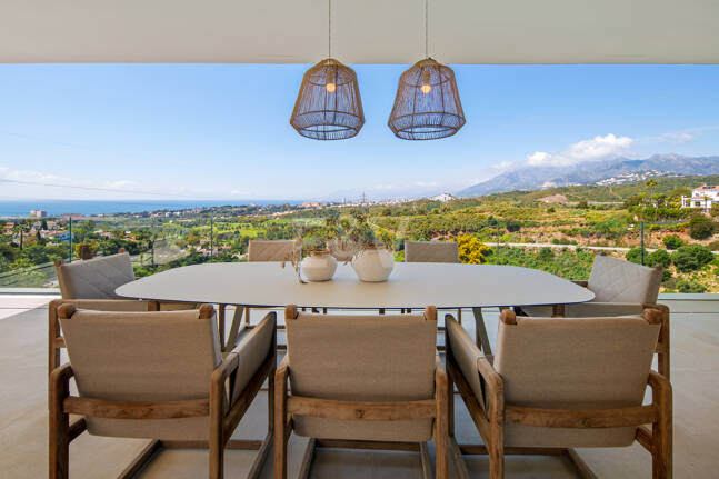 Moderne Villa mit grenzenlosem Ausblick