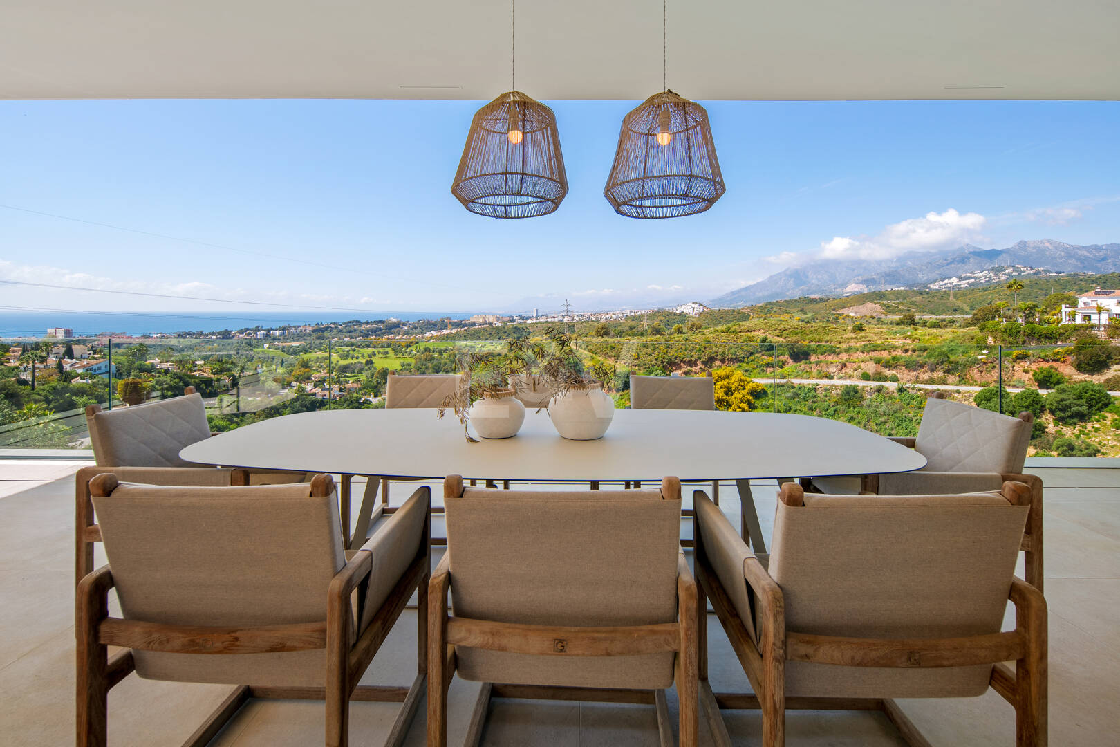 Moderne Villa mit grenzenlosem Ausblick