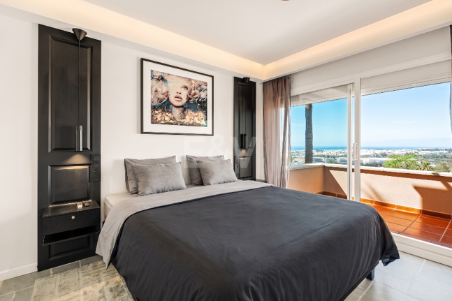 Turnkey ready apartment with Panoramic Seaviews in the heart of the Golf-Valley