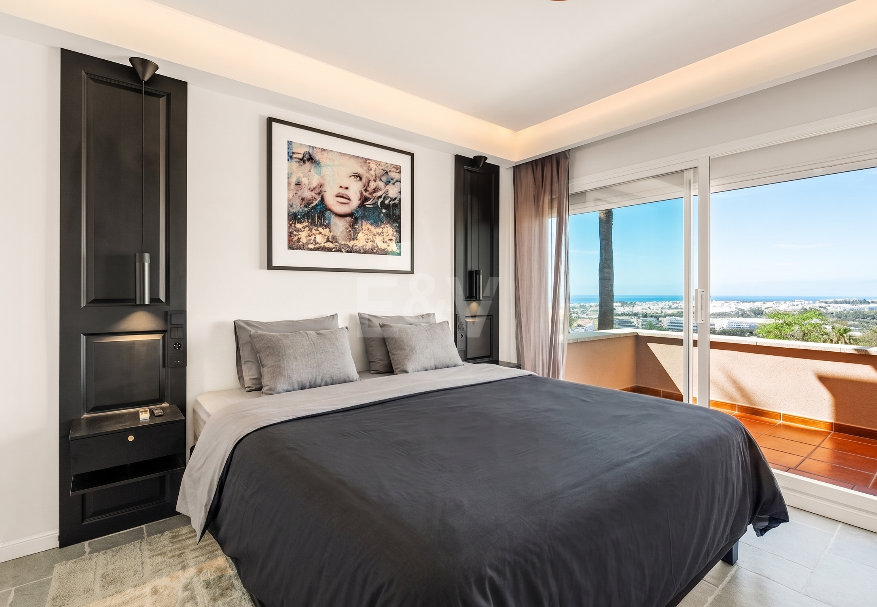 Turnkey ready apartment with Panoramic Seaviews in the heart of the Golf-Valley