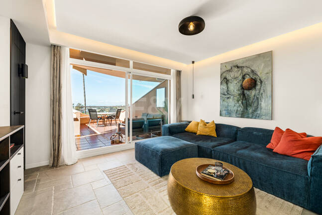Turnkey ready apartment with Panoramic Seaviews in the heart of the Golf-Valley