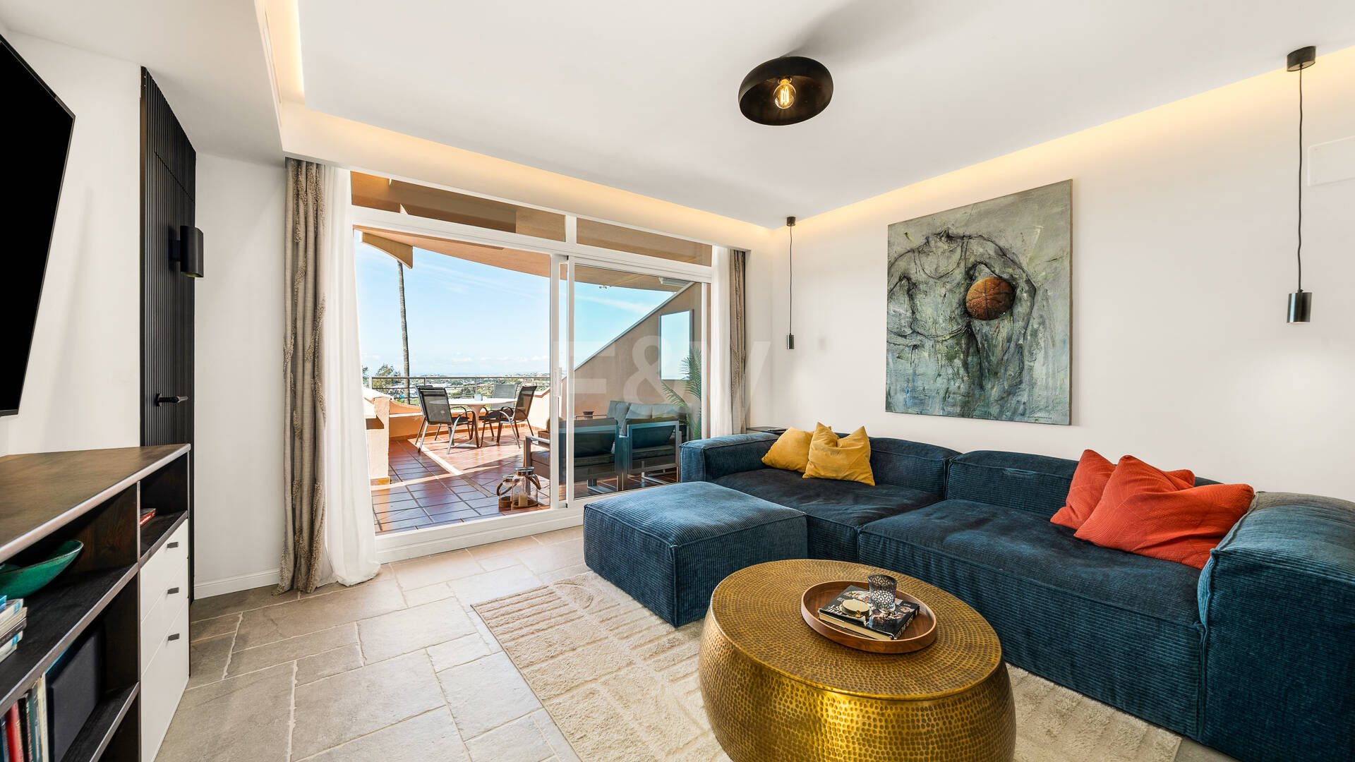 Turnkey ready apartment with Panoramic Seaviews in the heart of the Golf-Valley