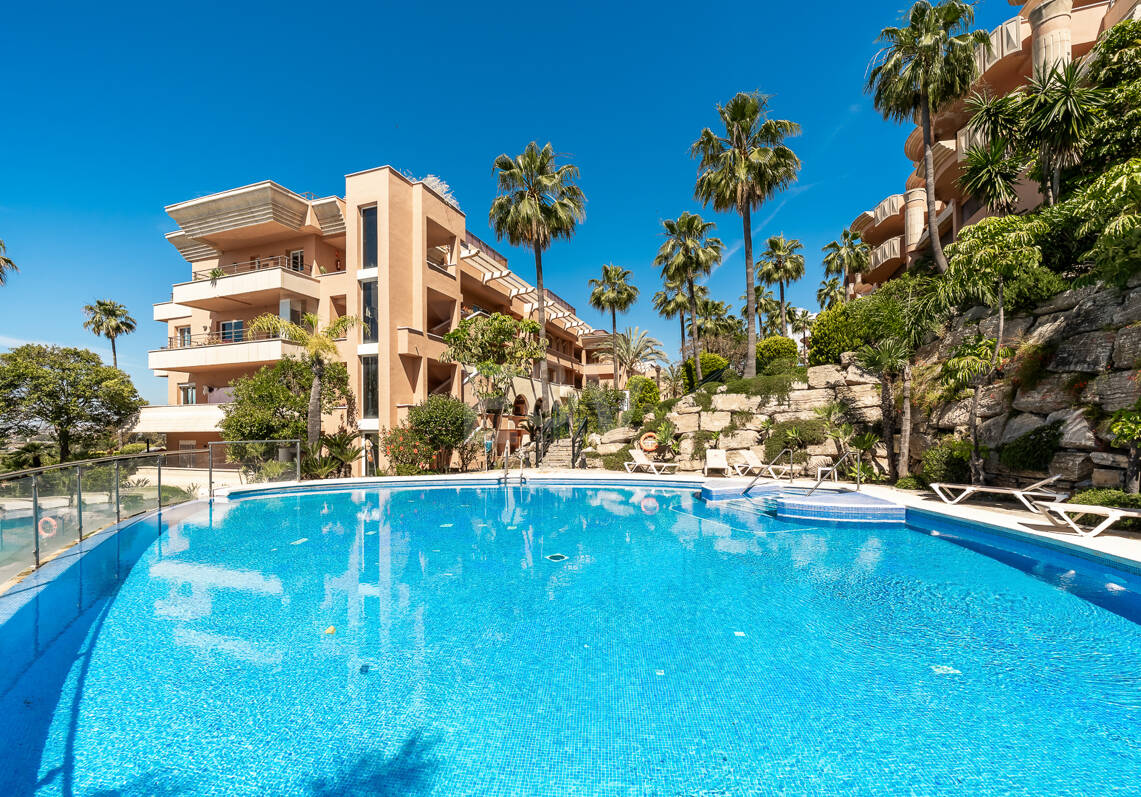 Turnkey ready apartment with Panoramic Sea views in the heart of the Golf-Valley, Las Brisa