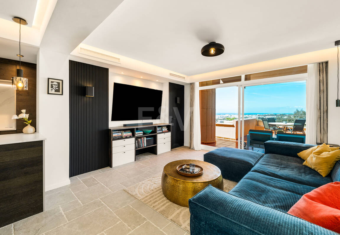 Turnkey ready apartment with Panoramic Seaviews in the heart of the Golf-Valley