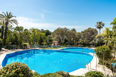 Turnkey ready apartment with Panoramic Seaviews in the heart of the Golf-Valley