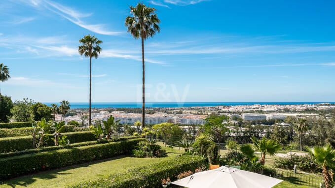 Turnkey ready apartment with Panoramic Sea views in the heart of the Golf-Valley, Las Brisa