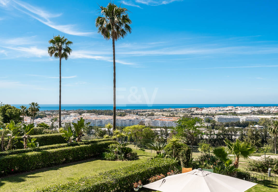 Turnkey ready apartment with Panoramic Seaviews in the heart of the Golf-Valley