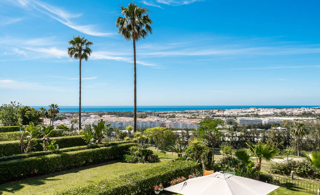 Turnkey ready apartment with Panoramic Seaviews in the heart of the Golf-Valley