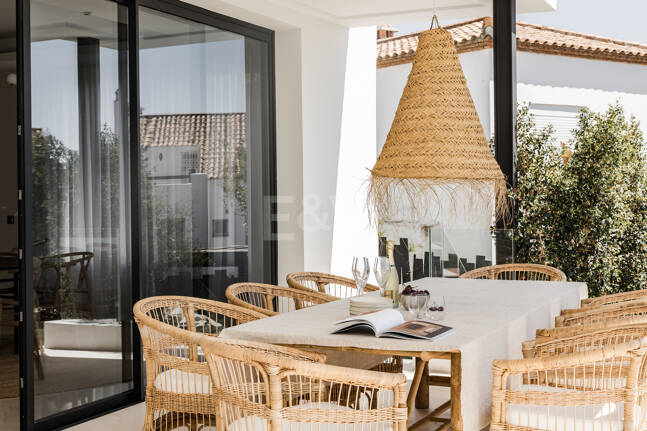 Moderne Zeitgenössische Villa In Laufdistanz Zum Puente Romano An Der Goldenen Meile Von Marbella