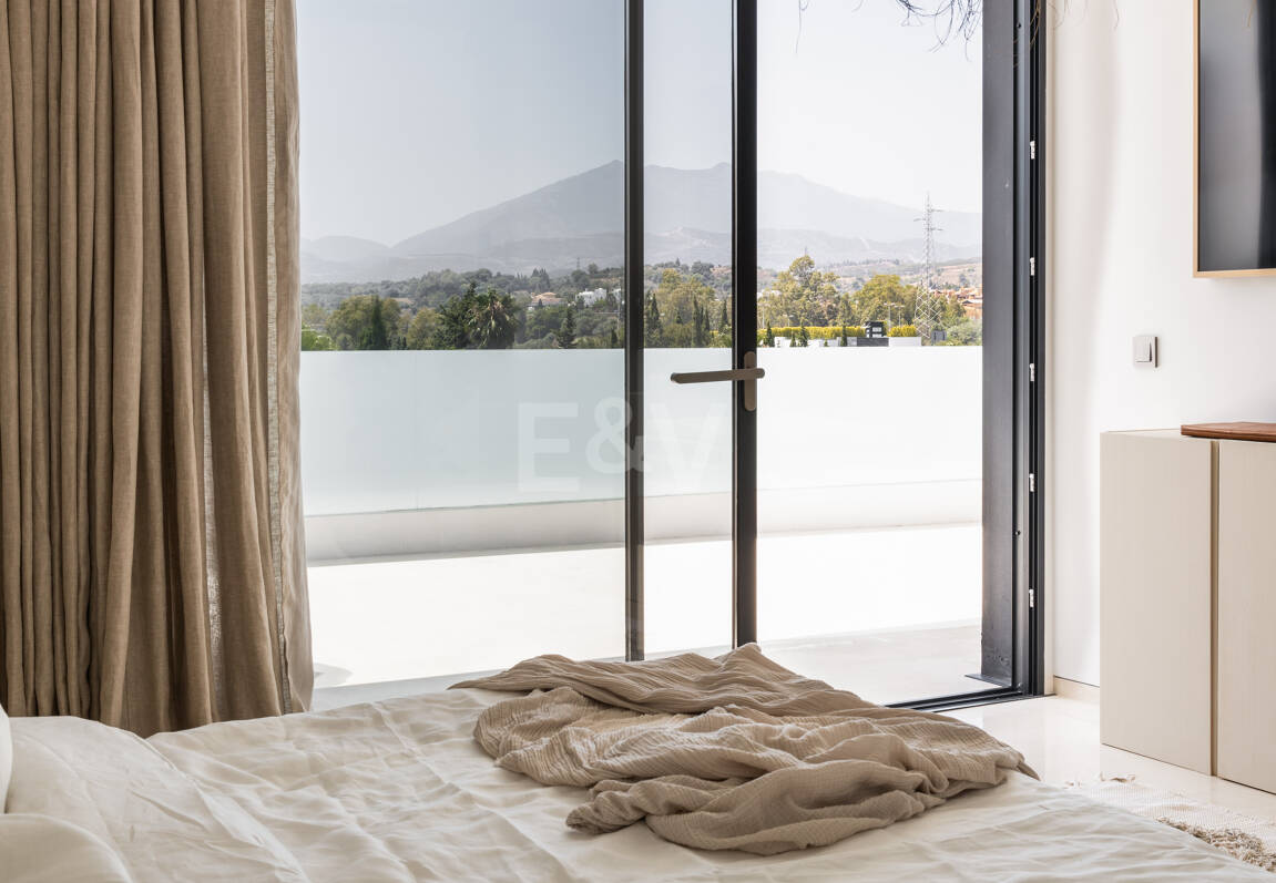 Moderne Zeitgenössische Villa In Laufdistanz Zum Puente Romano An Der Goldenen Meile Von Marbella
