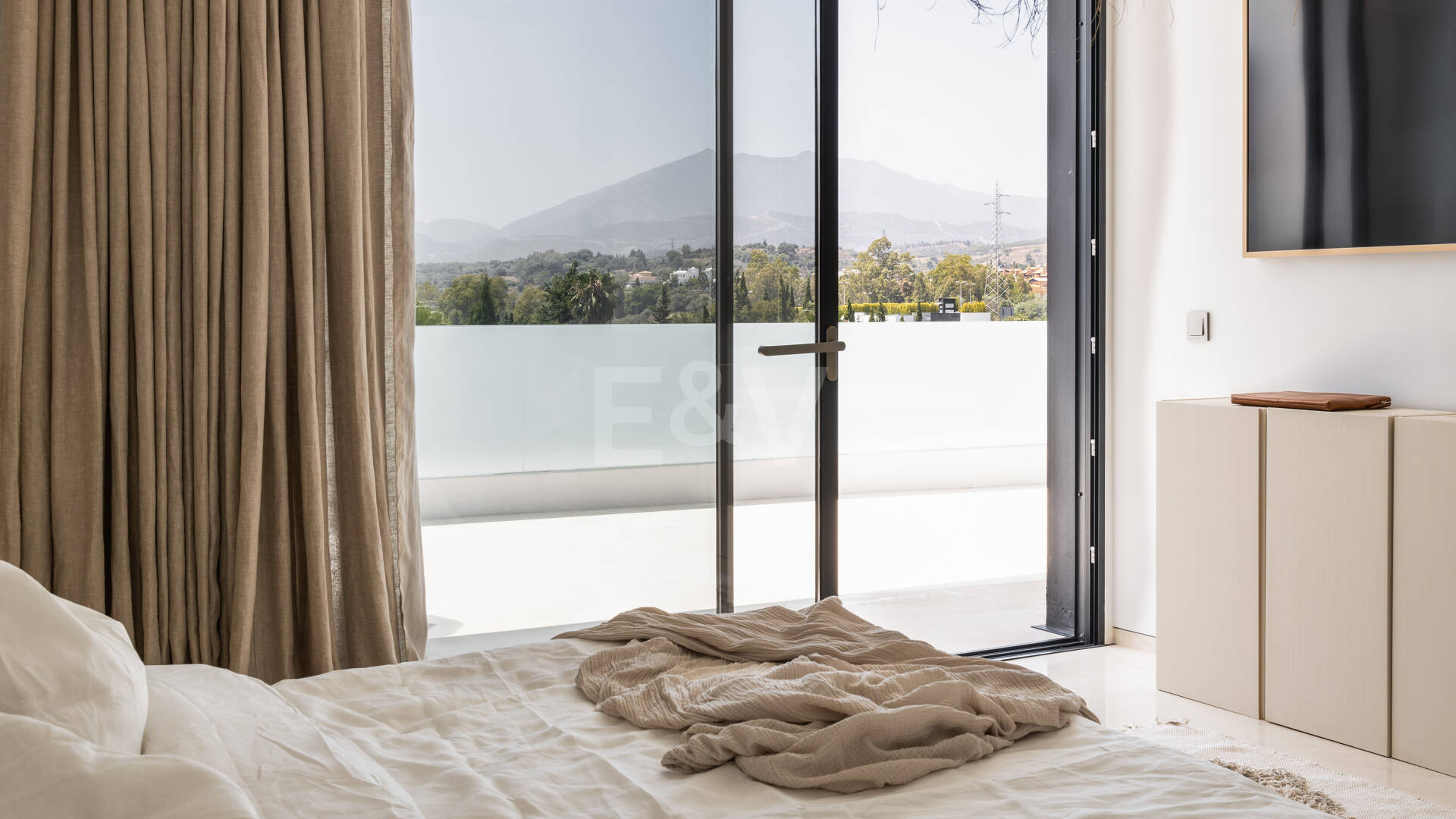 Moderne Zeitgenössische Villa In Laufdistanz Zum Puente Romano An Der Goldenen Meile Von Marbella