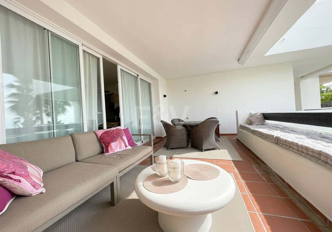 Elegant 3-Bedroom Apartment with Panoramic Sea Views in Lomas del Marqués, Benahavís | Long-Term Rental