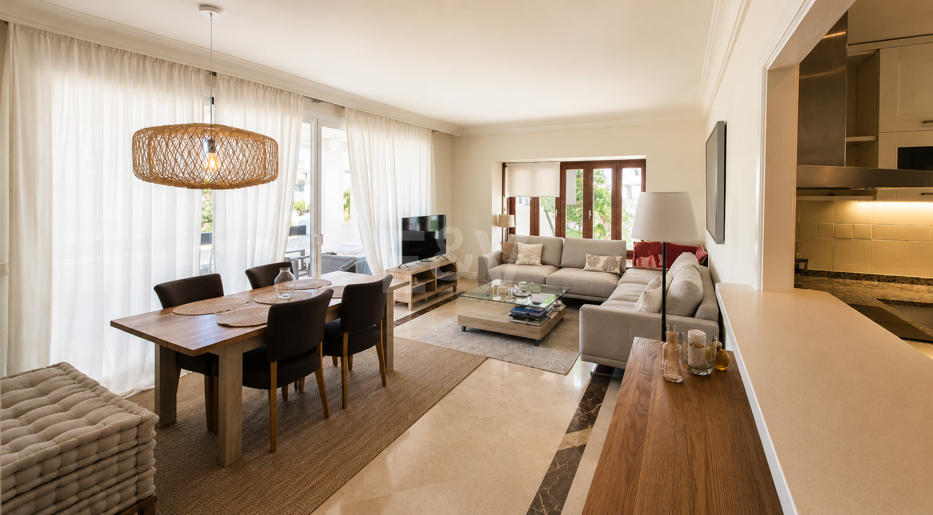 Elegant 3-Bedroom Apartment with Panoramic Sea Views in Lomas del Marqués, Benahavís | Long-Term Rental