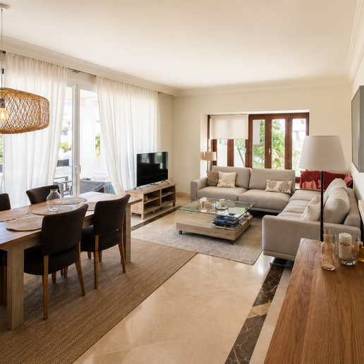 Elegant 3-Bedroom Apartment with Panoramic Sea Views in Lomas del Marqués, Benahavís | Long-Term Rental