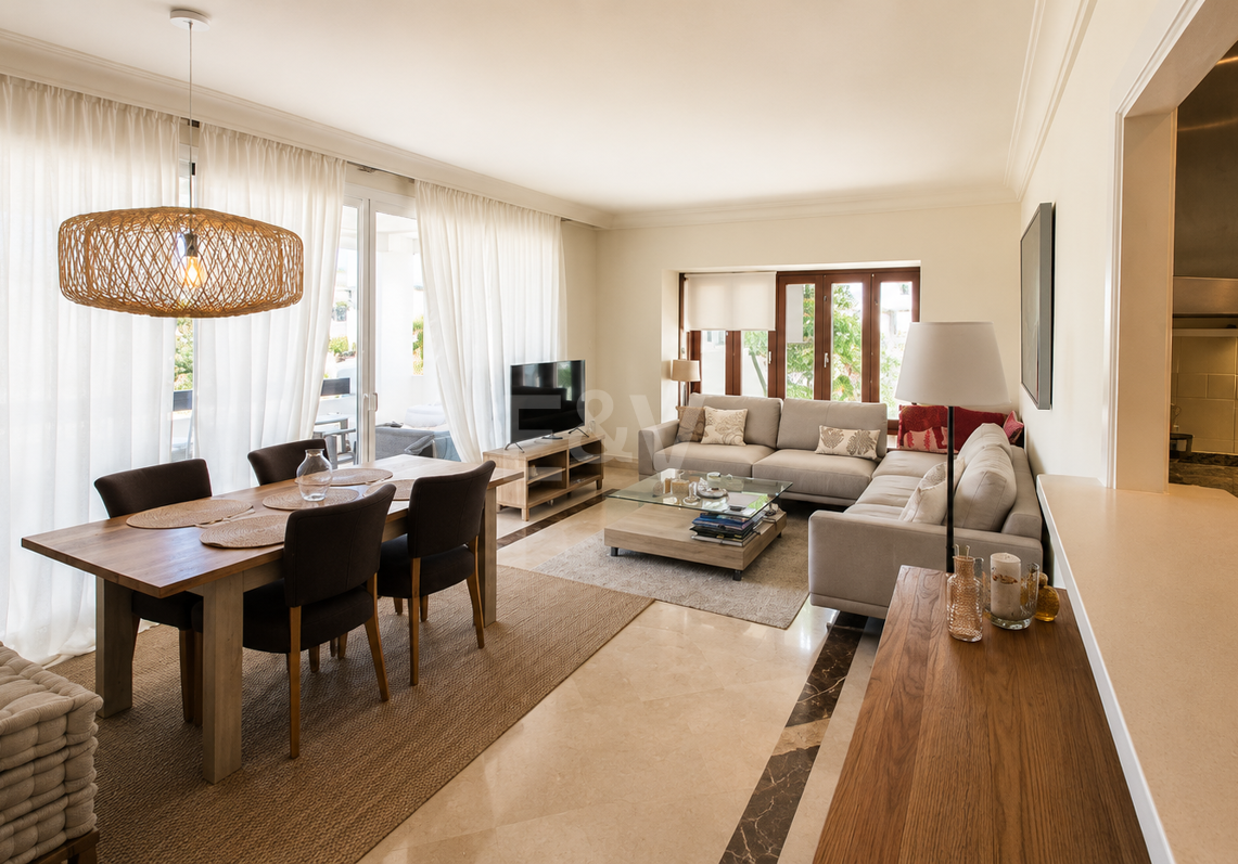 Elegant 3-Bedroom Apartment with Panoramic Sea Views in Lomas del Marqués, Benahavís | Long-Term Rental