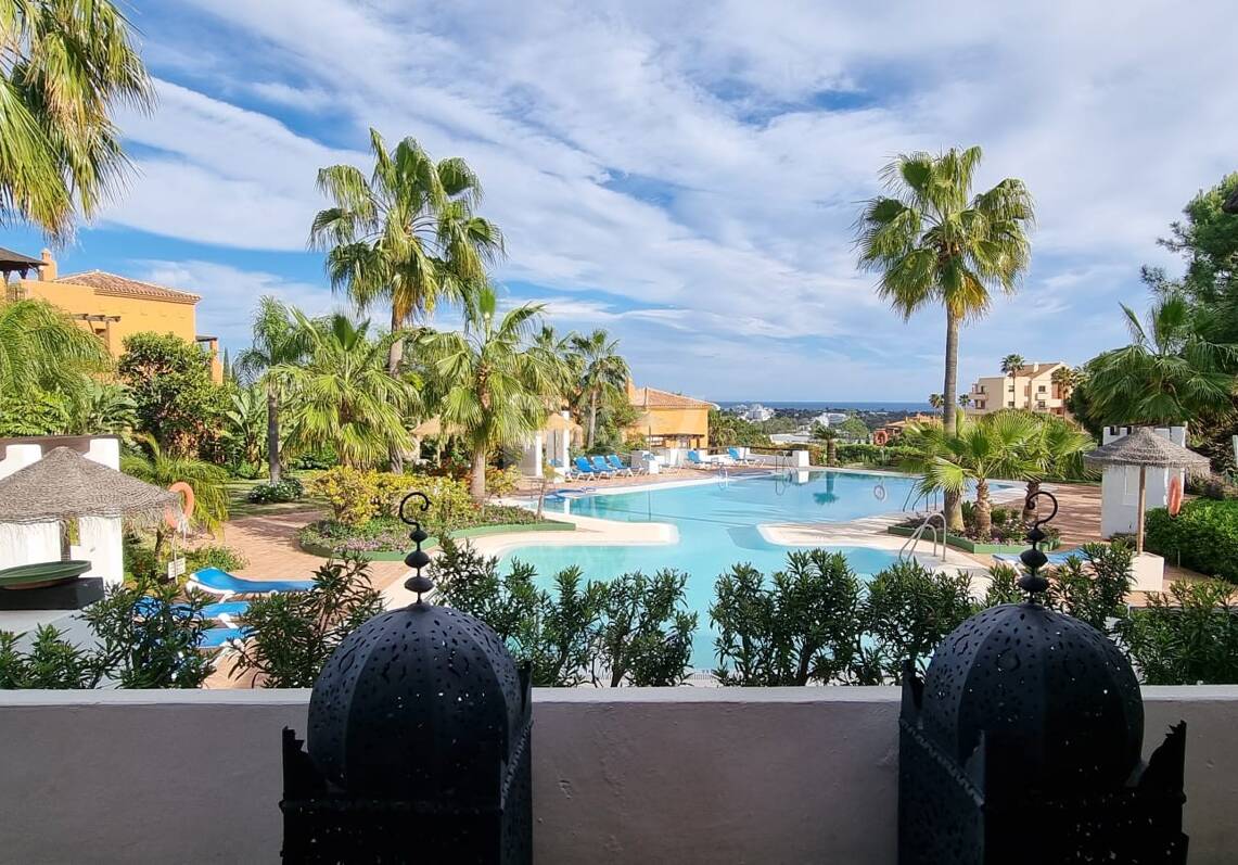 Elegant 3-Bedroom Apartment with Panoramic Sea Views in Lomas del Marqués, Benahavís | Long-Term Rental
