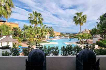 Elegant 3-Bedroom Apartment with Panoramic Sea Views in Lomas del Marqués, Benahavís | Long-Term Rental