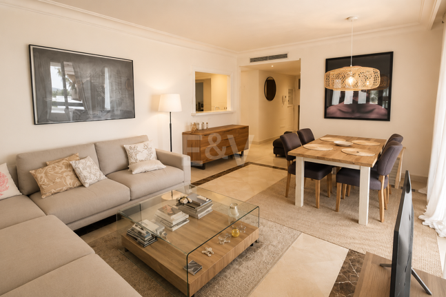 Elegant 3-Bedroom Apartment with Panoramic Sea Views in Lomas del Marqués, Benahavís | Long-Term Rental
