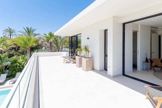 Impresionante villa contemporánea con vistas panorámicas al mar