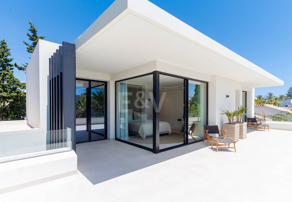 Impresionante villa contemporánea con vistas panorámicas al mar