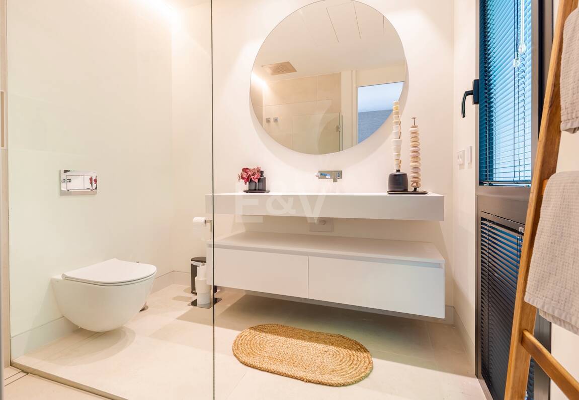 Impresionante villa contemporánea con vistas panorámicas al mar