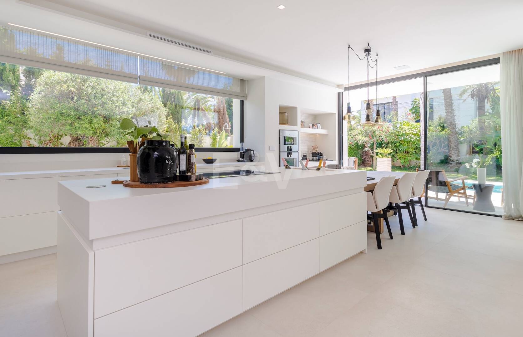 Impresionante villa contemporánea con vistas panorámicas al mar