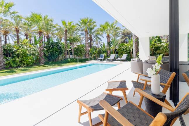 Impresionante villa contemporánea con vistas panorámicas al mar