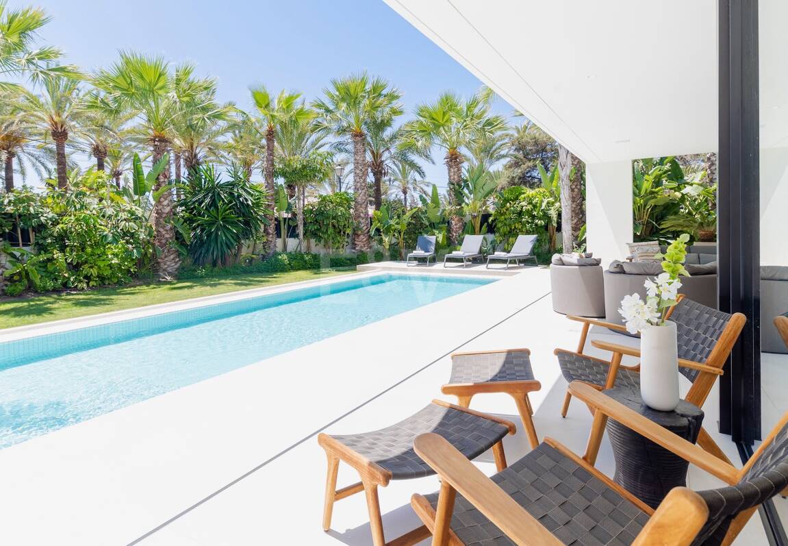 Impresionante villa contemporánea con vistas panorámicas al mar