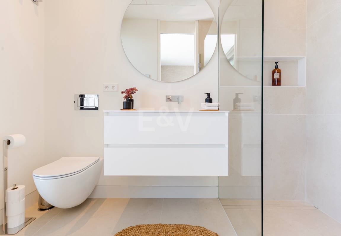 Impresionante villa contemporánea con vistas panorámicas al mar