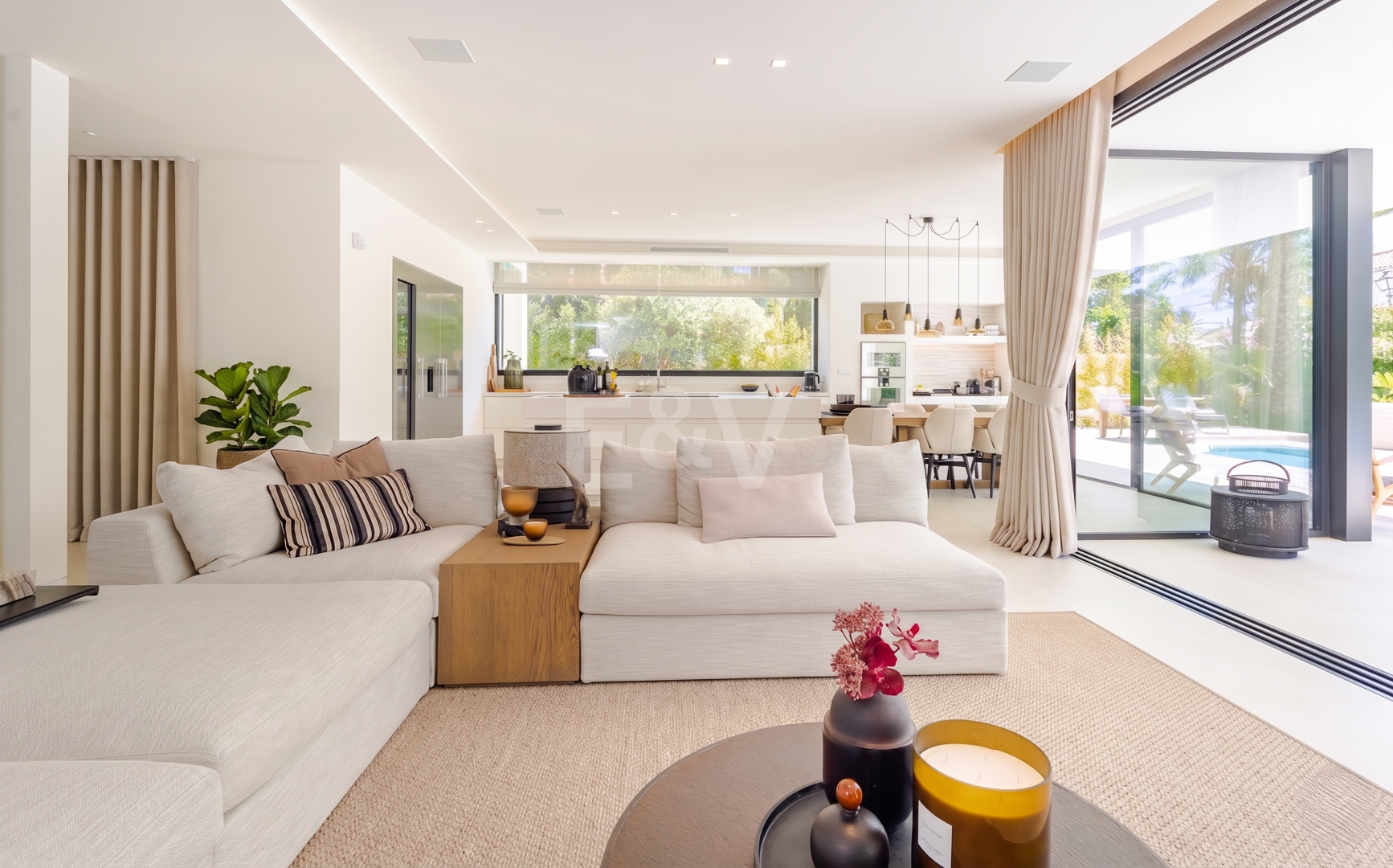 Impresionante villa contemporánea con vistas panorámicas al mar