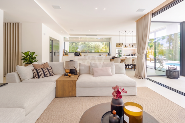 Impresionante villa contemporánea con vistas panorámicas al mar