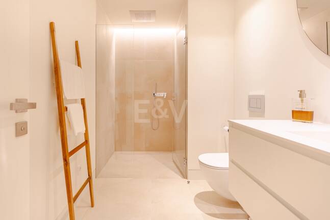 Impresionante villa contemporánea con vistas panorámicas al mar