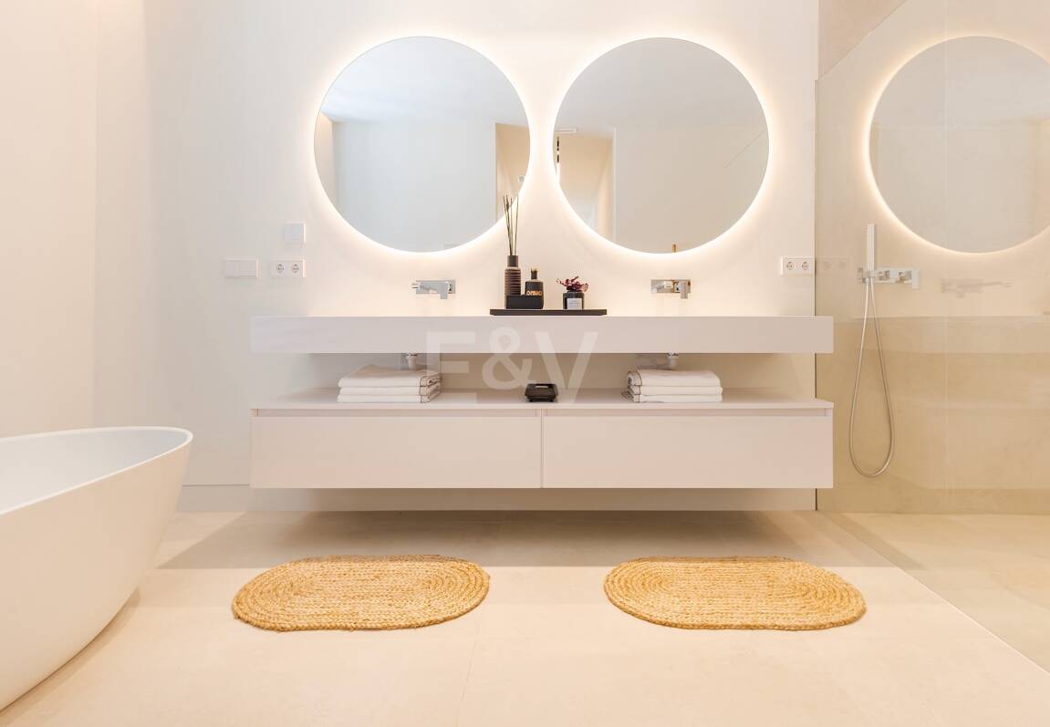 Impresionante villa contemporánea con vistas panorámicas al mar